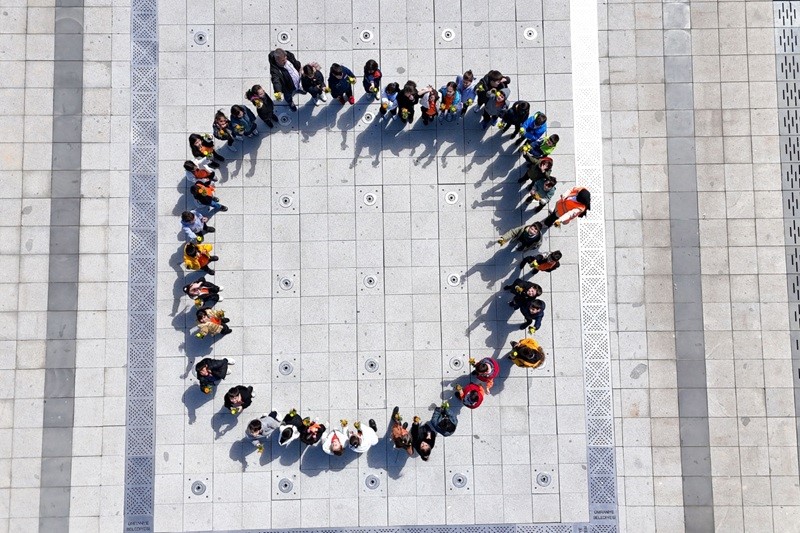 &Uuml;mraniye&rsquo;de minikler toprakla buluştu, geleceğe umut ekti
