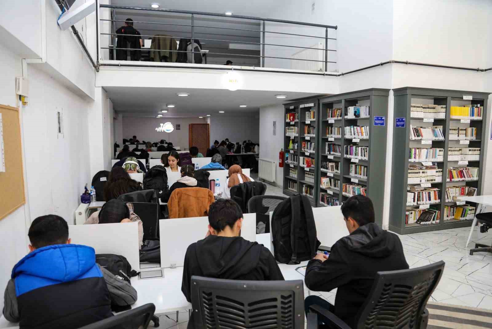 Van Büyükşehir Belediyesinin etüt merkezleri öğrencilerin hizmetinde