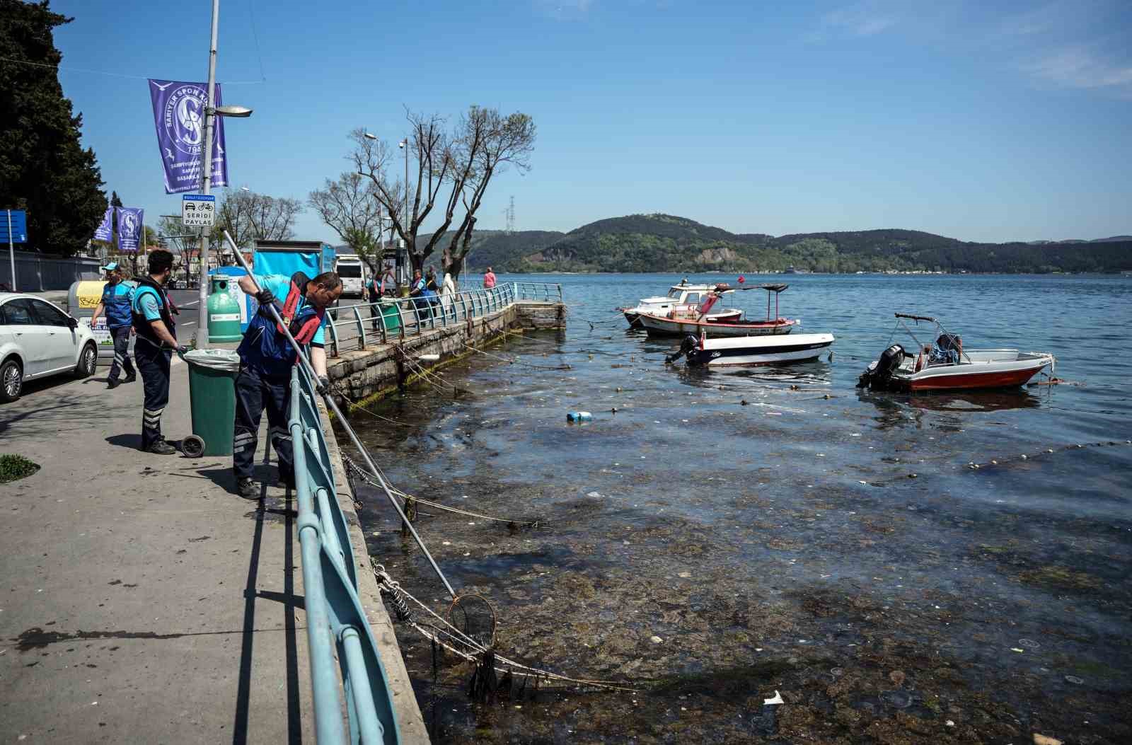 İstanbul Boğazı’ndaki kirlilik havadan görüntülendi