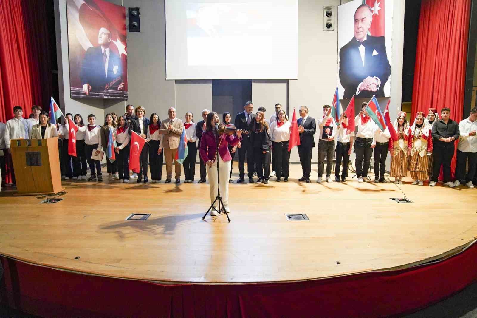 Aliağa’da Gül Bayramı etkinliği düzenlendi