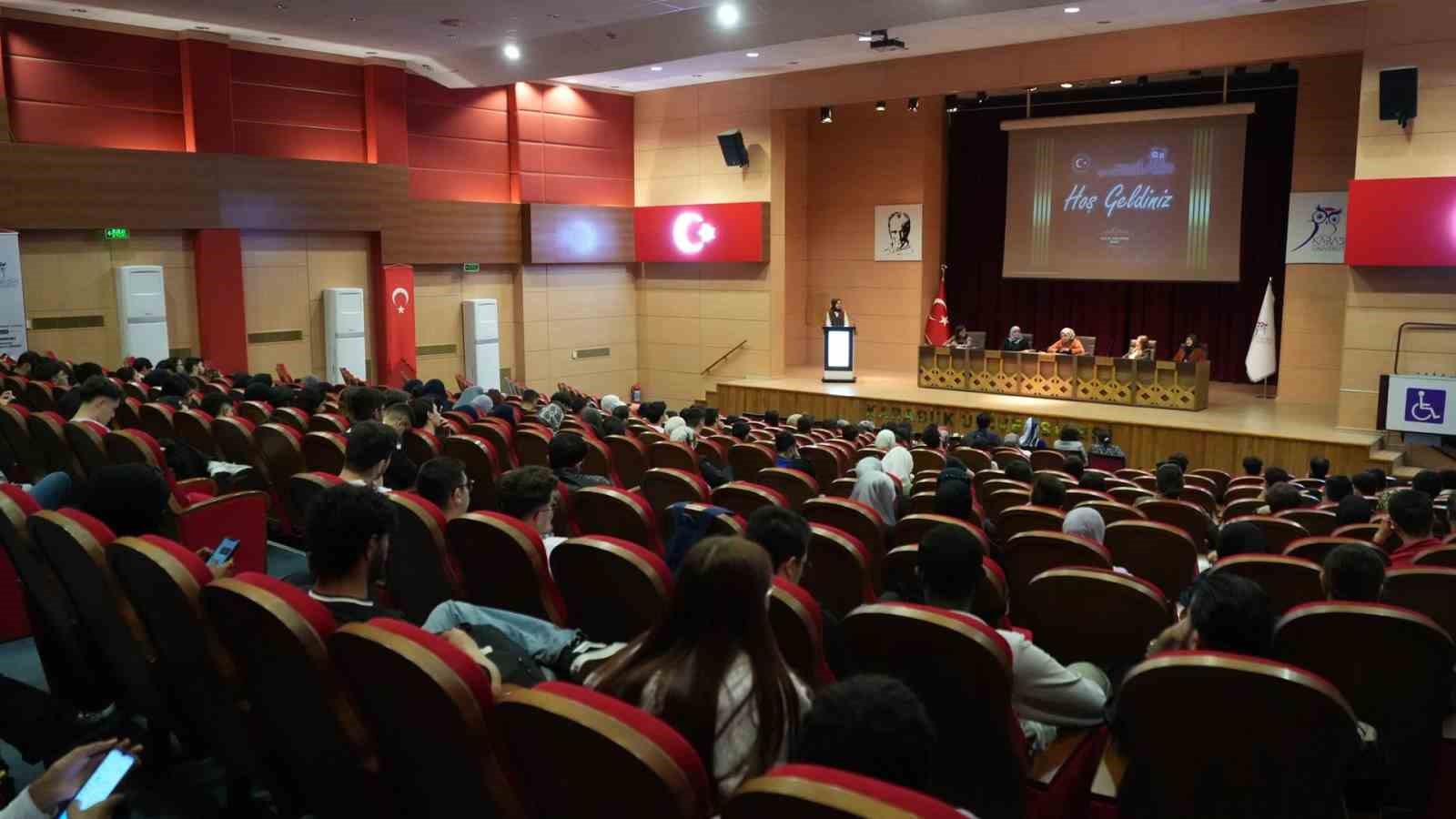 KB&Uuml;&rsquo;de "Sağlık Bakım Hizmetlerinin Y&ouml;netimi" s&ouml;yleşisi d&uuml;zenlendi
