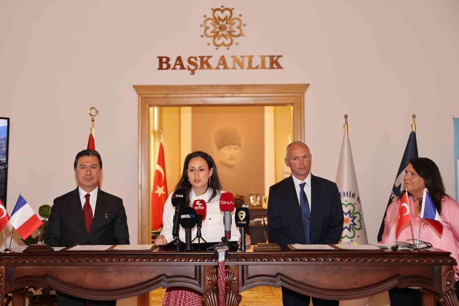 "Akdeniz mavi kalsın" diye Muğla ile Bastia el ele verdi