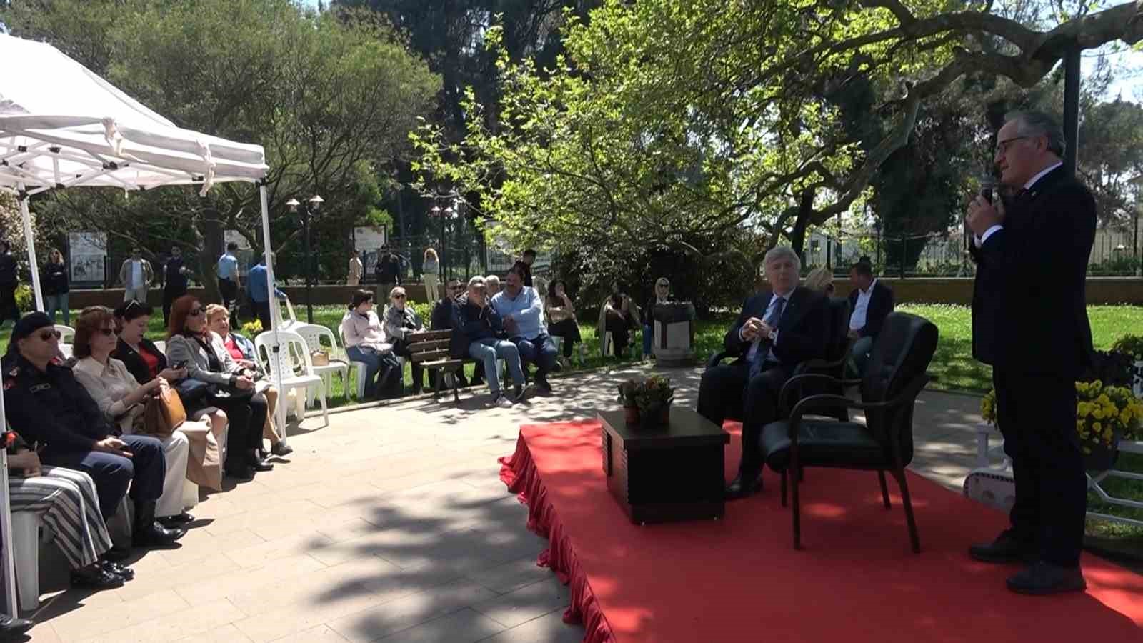 Yürüyen Köşk’teki söyleşide 100 yaşının üzerindeki anıt ağaçlar ele alındı