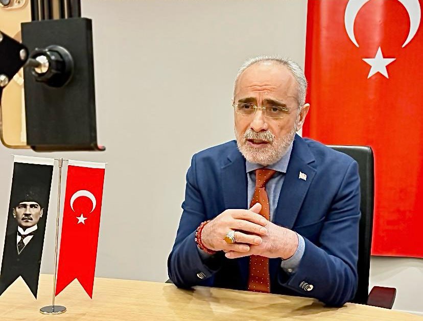 Cumhurbaşkanı Başdanışmanı Top&ccedil;u: "&Ccedil;ok dil bilen bir insan, her toplumda hayatın i&ccedil;inde hep bir adım &ouml;nde olmuştur"
