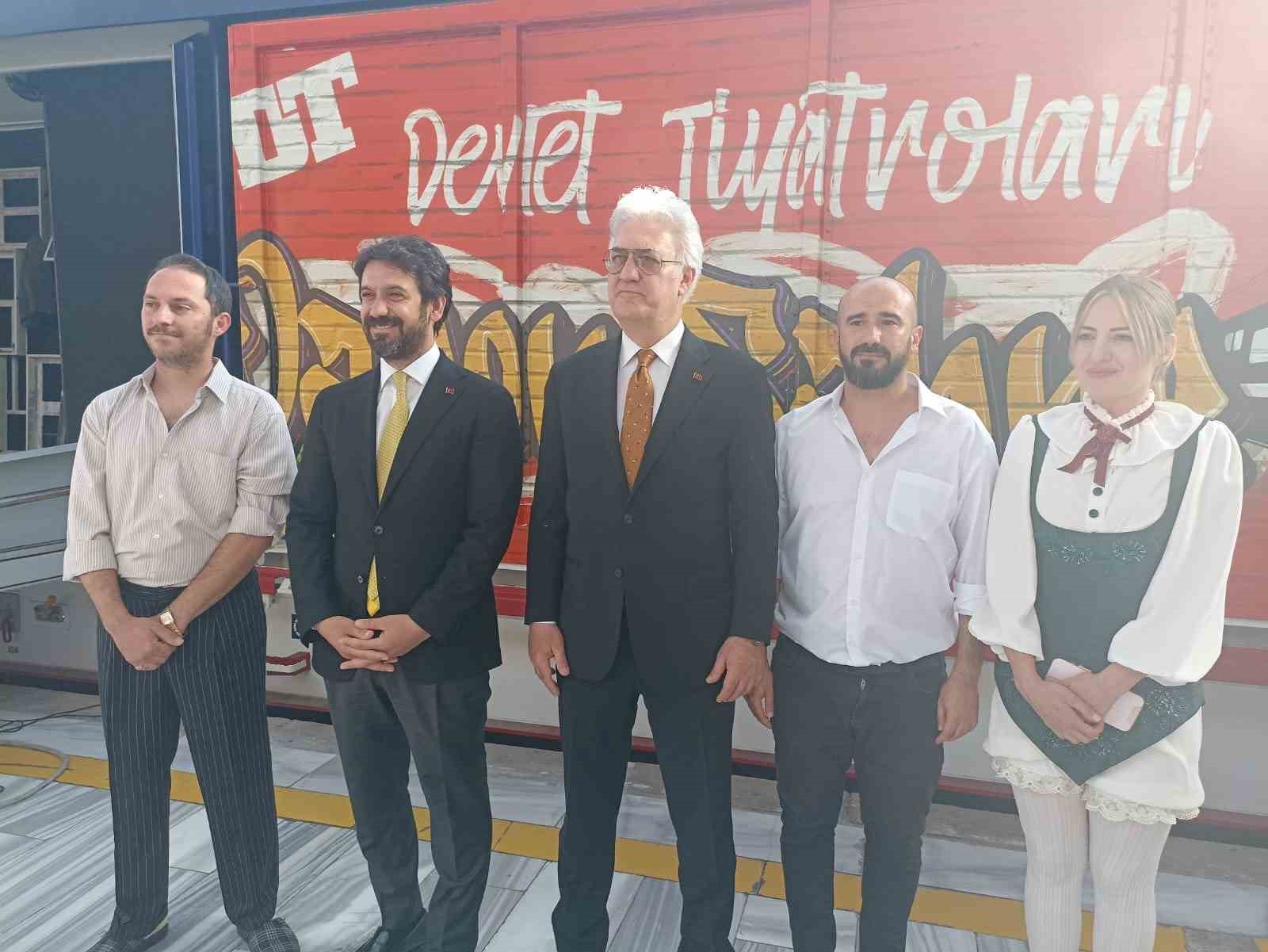 "Vagon Sahne" perdelerini a&ccedil;ıyor
