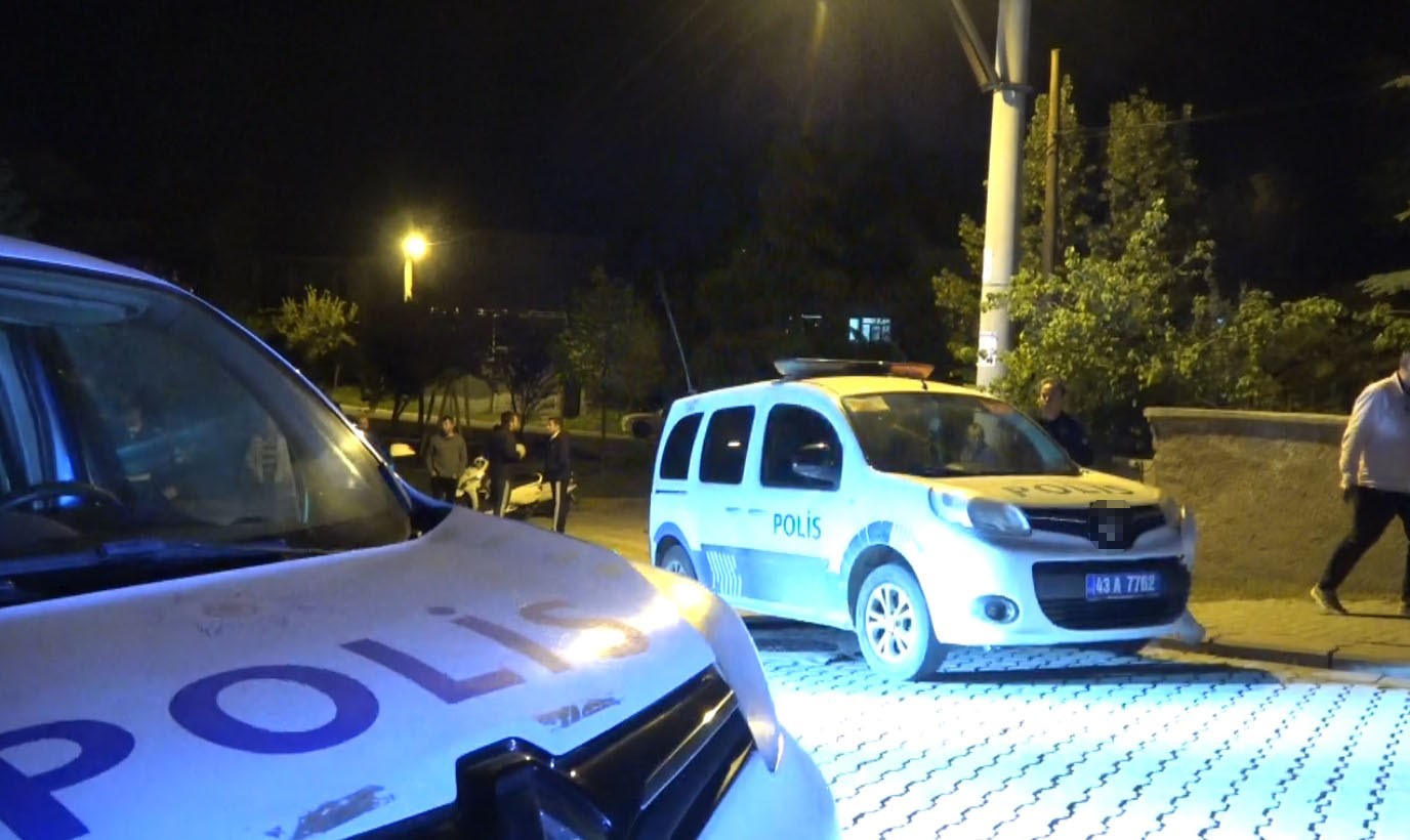 Kütahya’da ’dur’ ihtarına uymayan araçtaki 2 kişi kovalamaca sonucu yakalandı