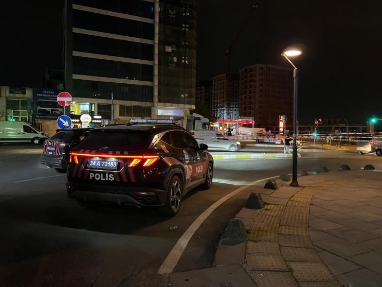 Bağcılar&rsquo;da tartıştığı husumetlisi tarafından silahla &ouml;ld&uuml;r&uuml;ld&uuml;
