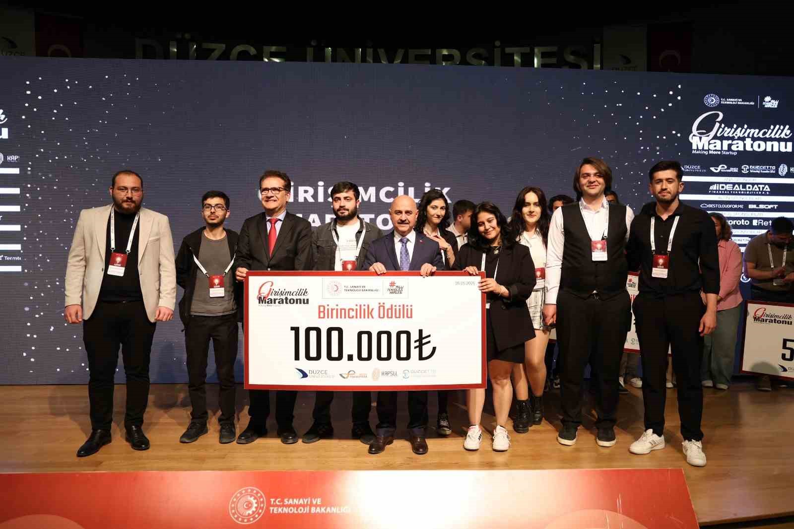 Girişimcilik Maratonu 2025’te başarılı girişimcilere ödülleri takdim edildi

