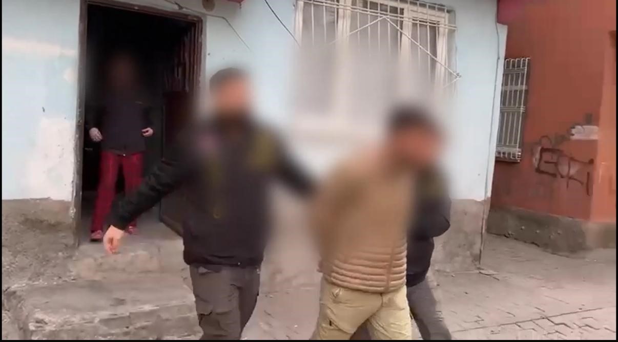 21 ayrı motosiklet hırsızlığının faili iki kardeş 34 kameradan 112 saat görüntünün izlenmesiyle tespit edildi
