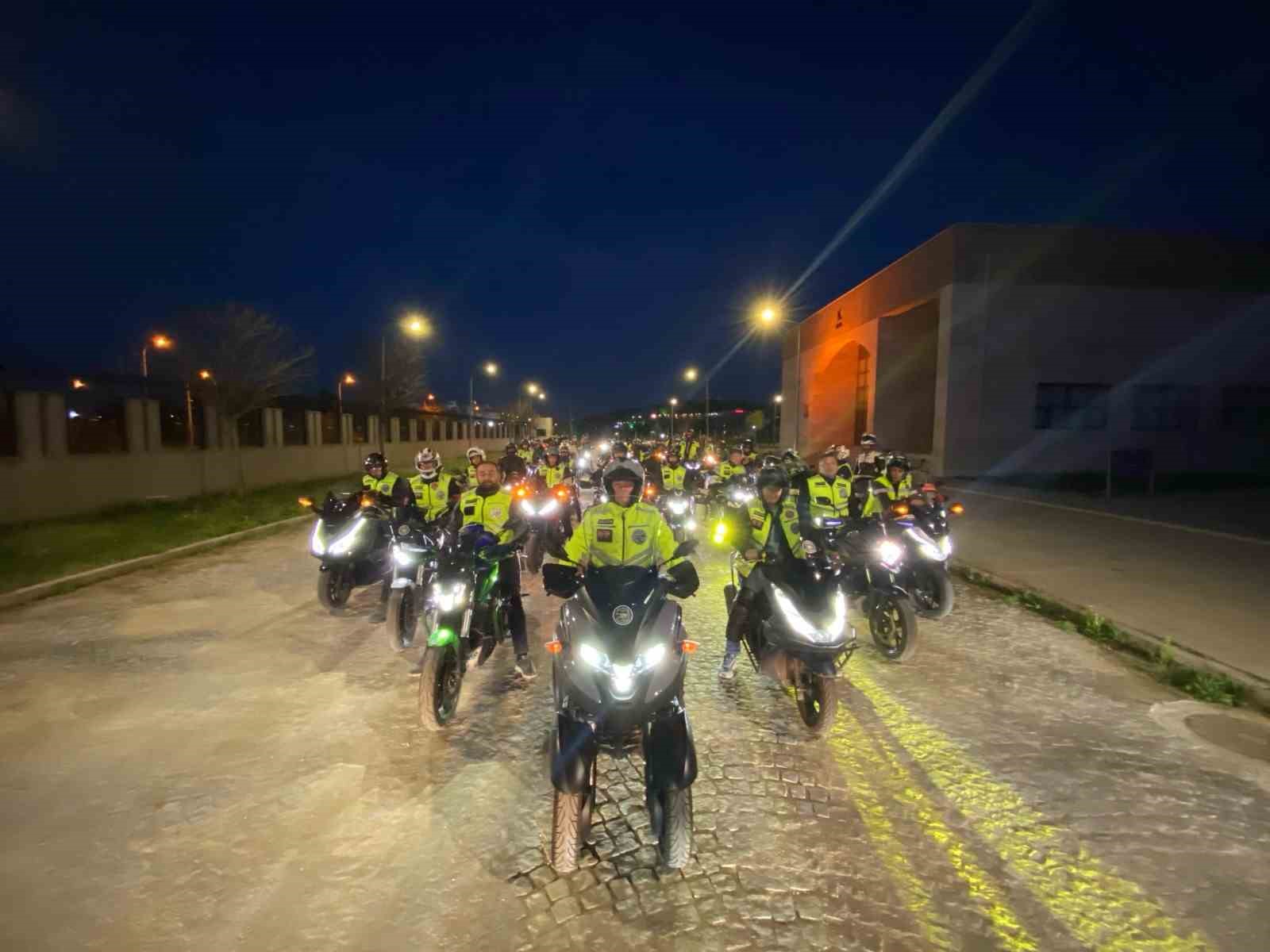 Afyonkarahisar’da motosiklet sürücülerine güvenli sürüş eğitimi verildi