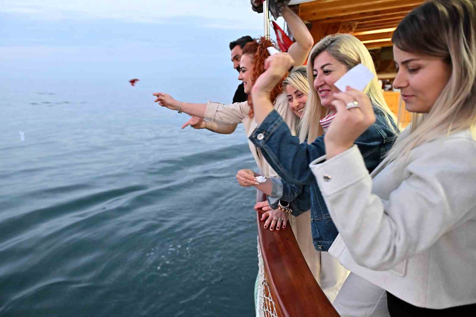 Dilekler Akdeniz’in maviliklerine uğurlandı