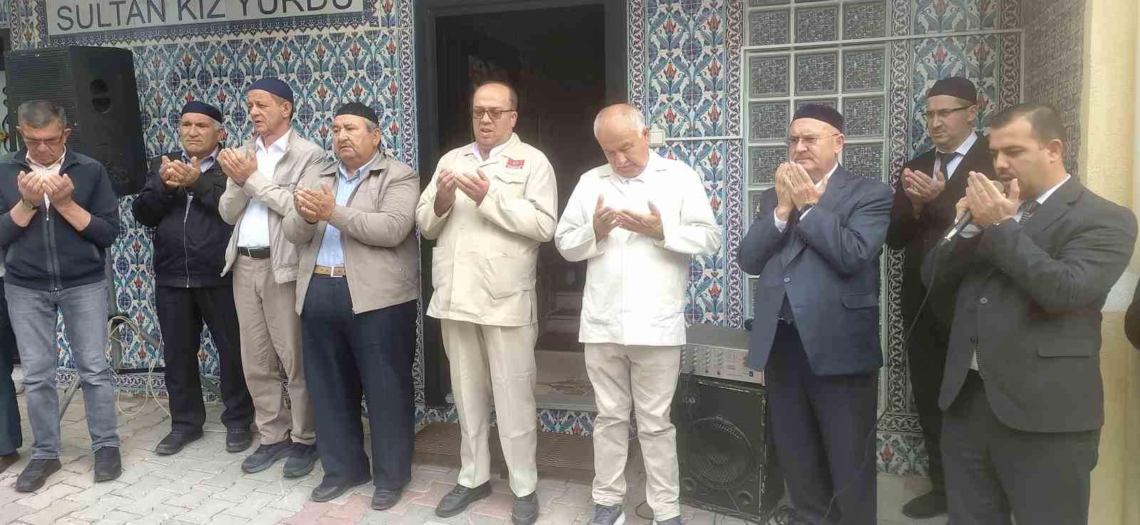 Hisarcık&rsquo;tan hacı adayları dualarla uğurlandı
