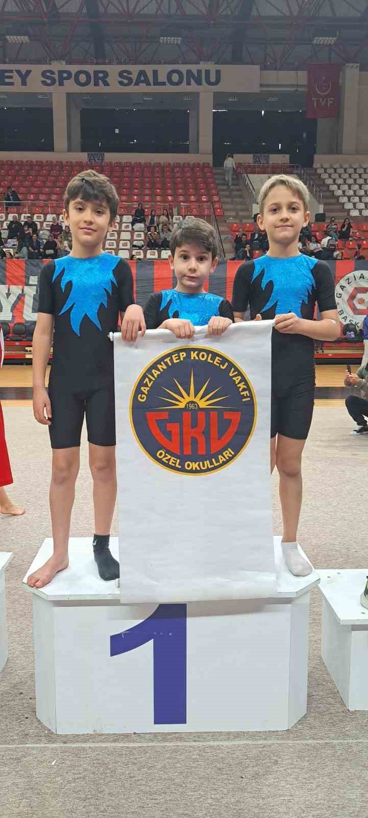 GKV Özel Okulları öğrencileri başarılarıyla dikkat çekiyor