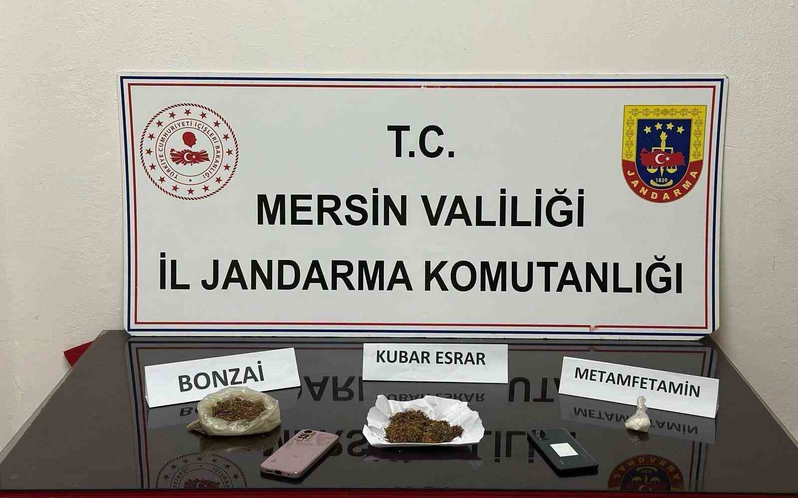 Mersin&rsquo;de uyuşturucu ticareti yapan 4 ş&uuml;pheli yakalandı
