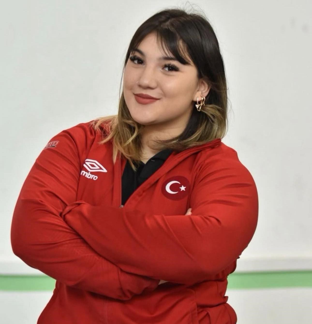 Ispartalı halterci Fatma Gül Çevik’ten dünya şampiyonluğu