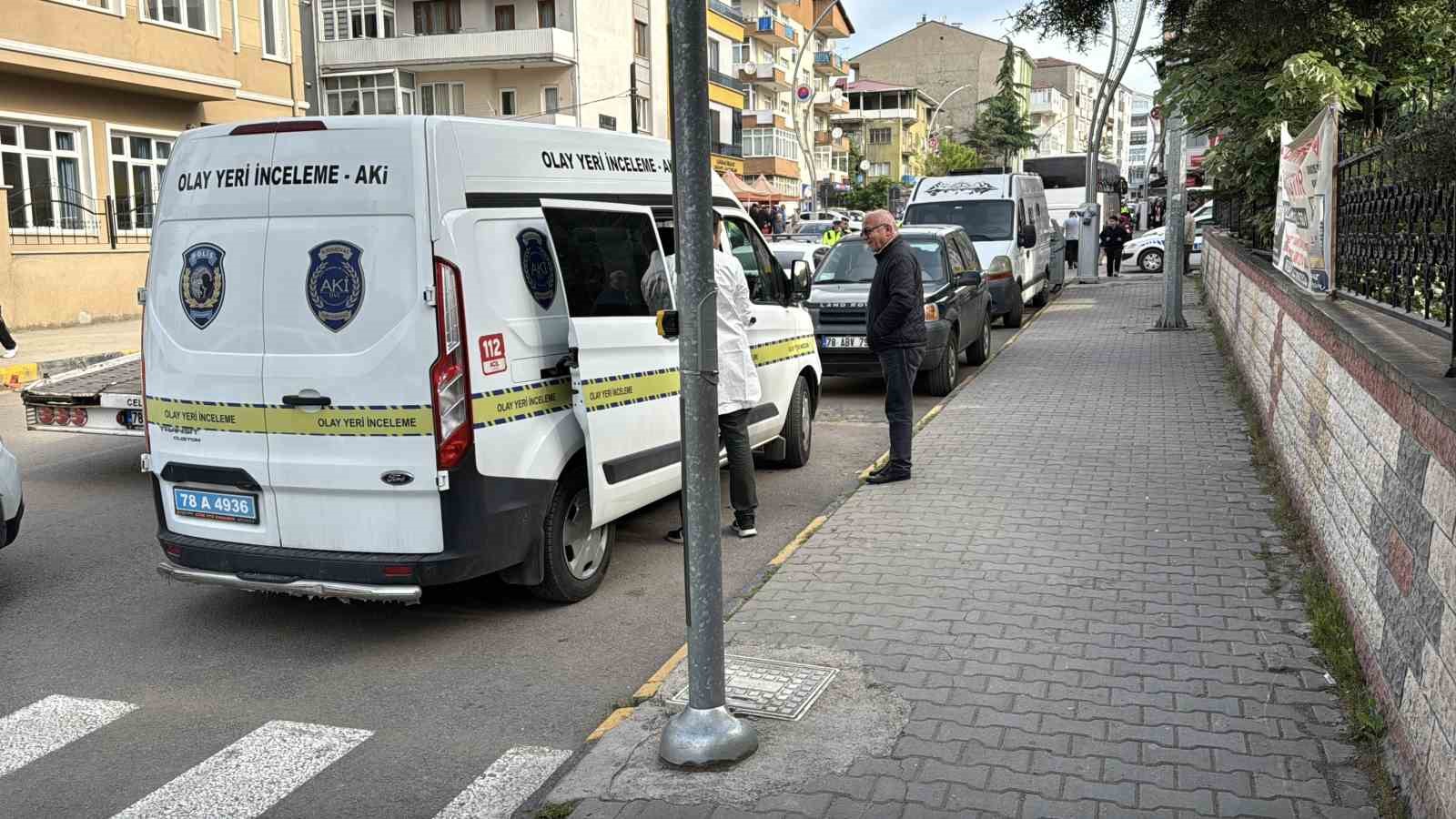 Kamyonun çarptığı genç kız hayatını kaybetti