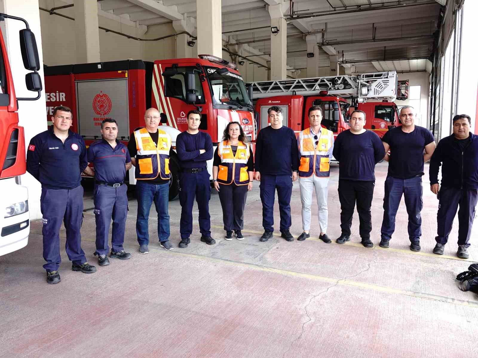 İDA-SAR&rsquo;dan Edremit İtfaiyesi&rsquo;ne ziyaret
