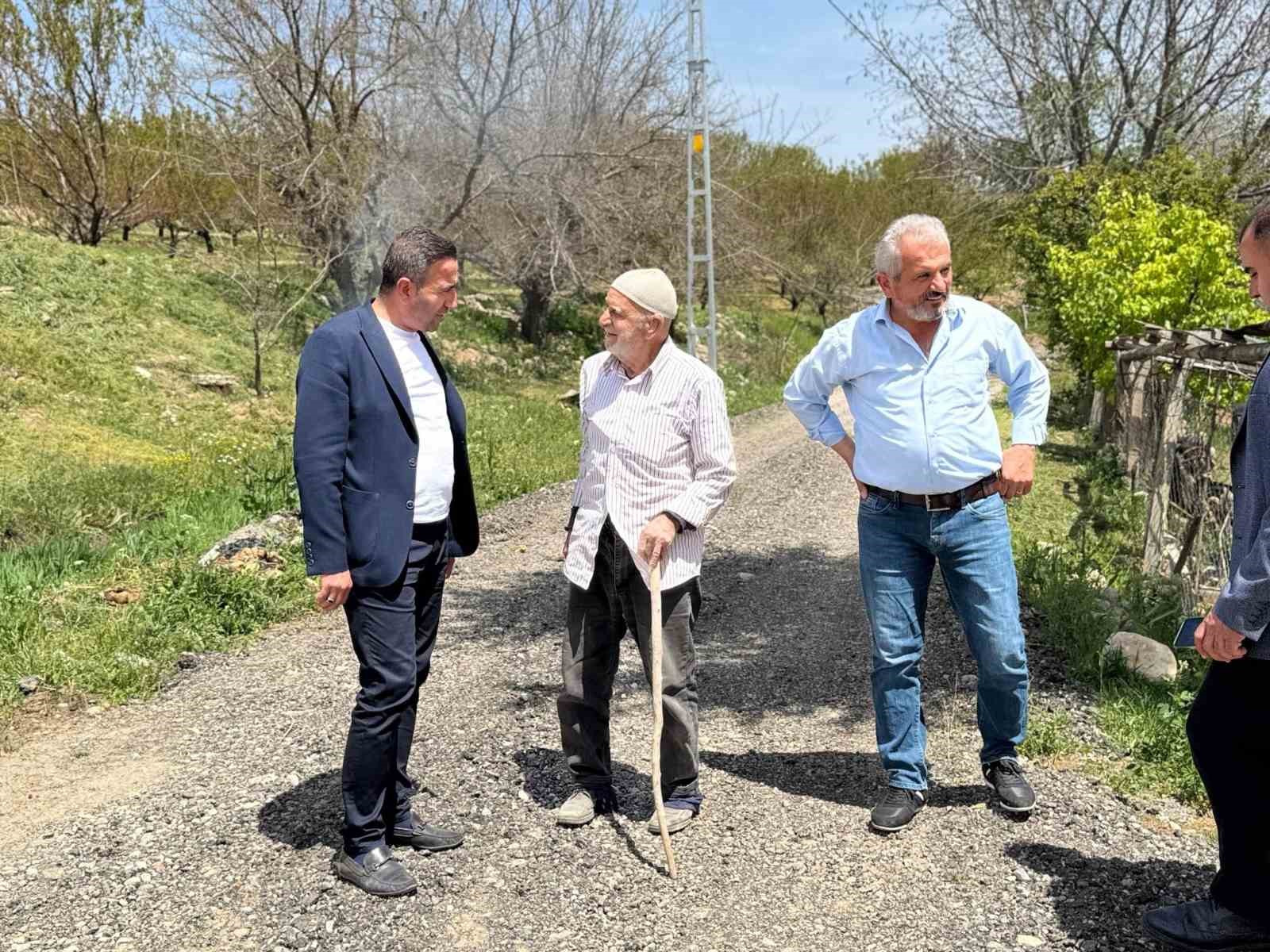 Başkan Ulutaş yol çalışmalarını inceledi