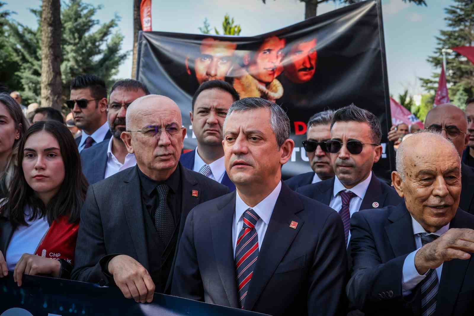 CHP Genel Başkanı Özel: "Deniz Gezmiş’in durduğu yerde durmaya devam ediyoruz"