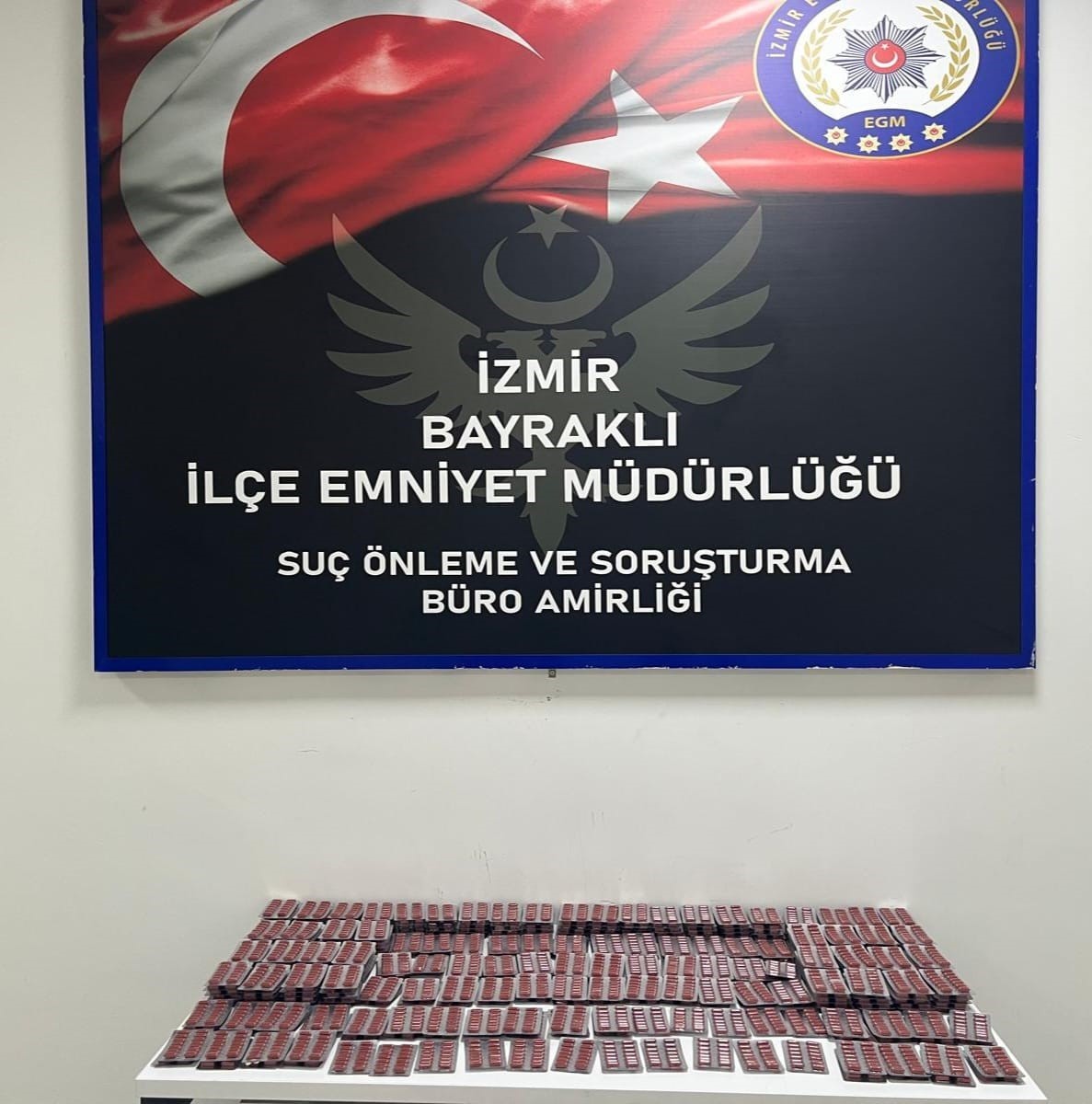 Henüz 17 yaşında; binlerce uyuşturucu hapla yakalandı
