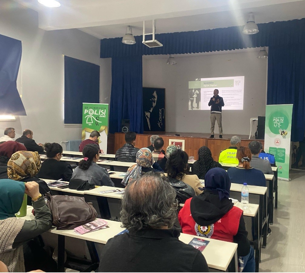 Niğde’de uyuşturucuyla mücadelede bilgilendirme çalışmaları sürüyor