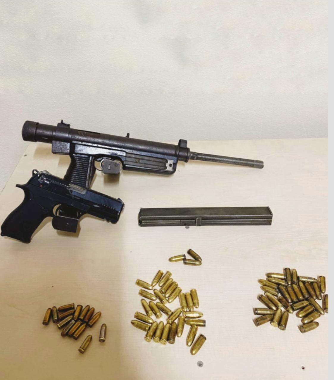 Saldırıya gideceklerdi, silahlarla yakalanıp tutuklandılar
