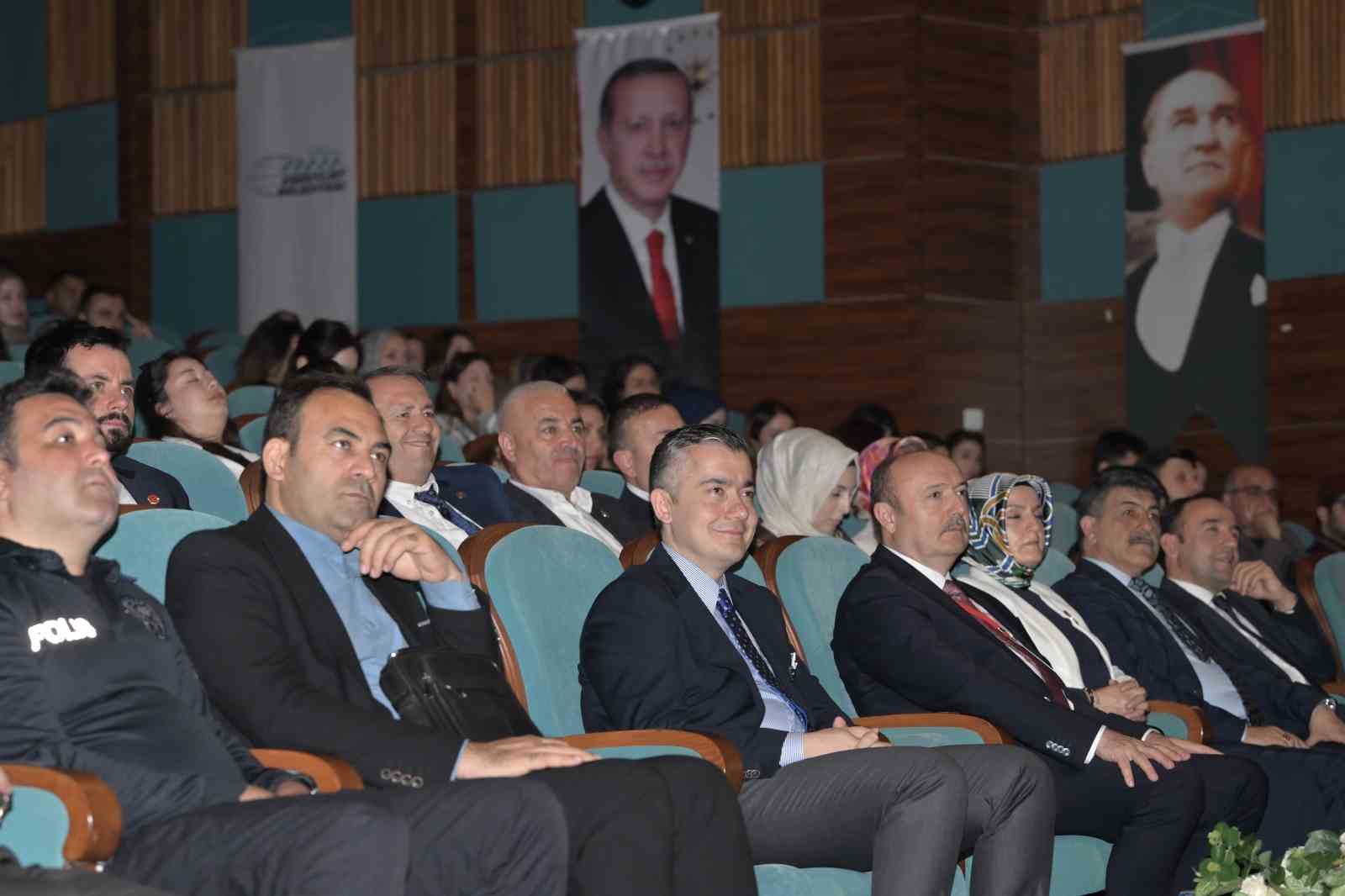 Esenyurt Belediyesi&rsquo;nden Aile Zirvesi: "G&uuml;&ccedil;l&uuml; Aile, G&uuml;&ccedil;l&uuml; Toplum" vurgusu
