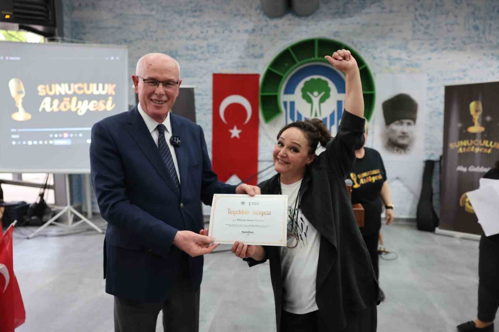 Odunpazarı Belediyesi Sunuculuk Atölyesi’nden mezuniyet coşkusu