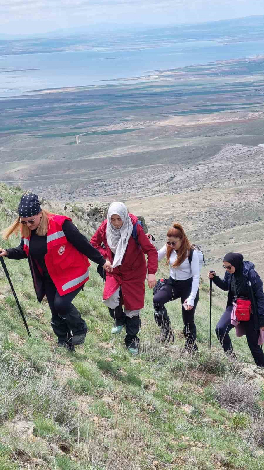 Kırşehir&rsquo;de Ali &Ouml;llez Dağı&rsquo;na ilk resmi tırmanış ger&ccedil;ekleştirildi
