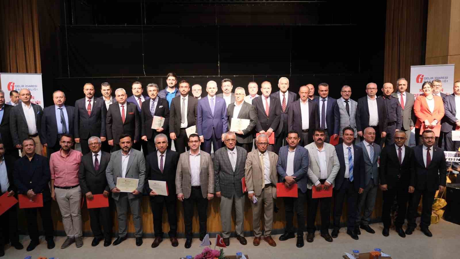 Karaman’da vergi rekortmenleri ödüllendirildi