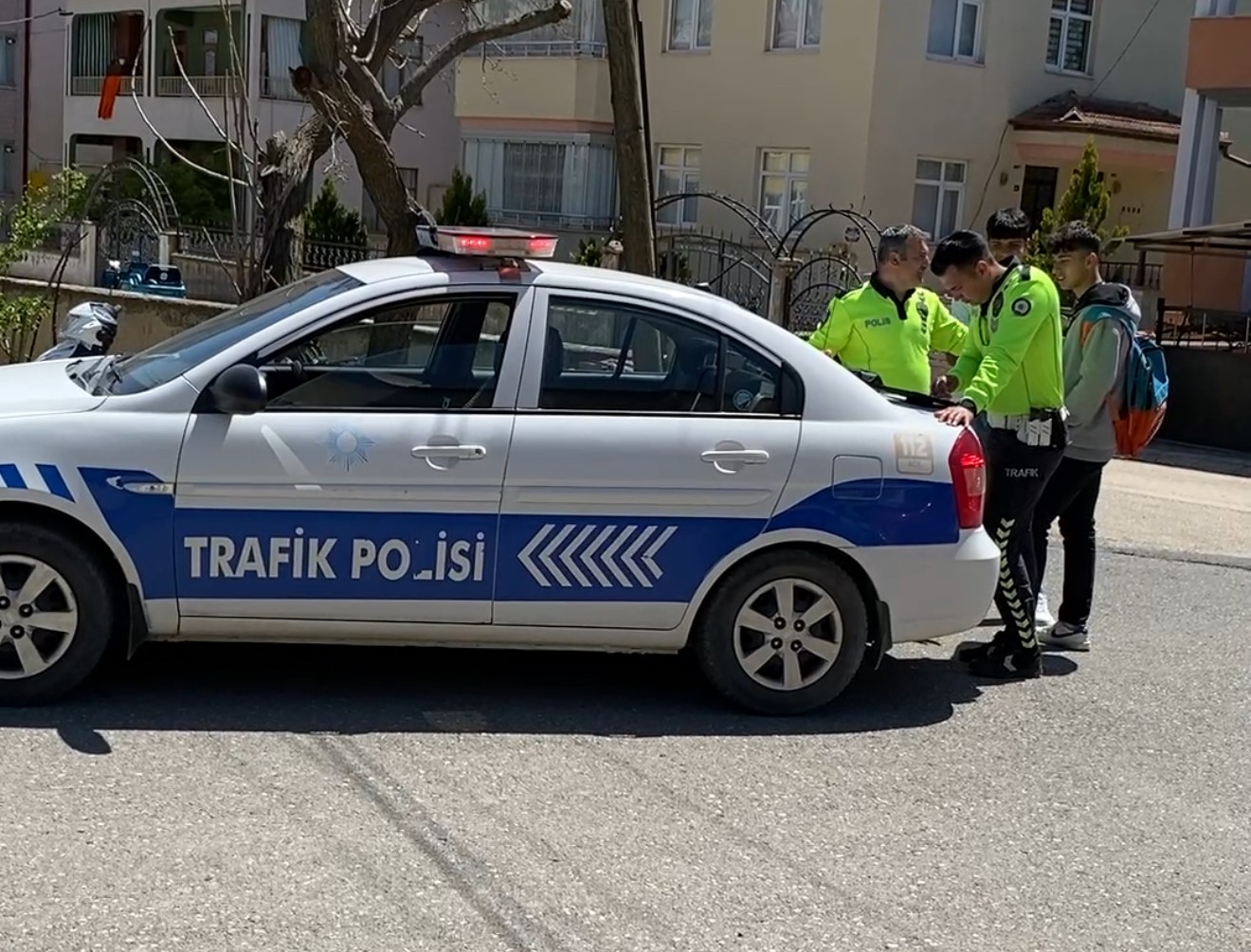 Zile’de kasksız ve belgesiz motosiklet kullananlara ceza yağdı