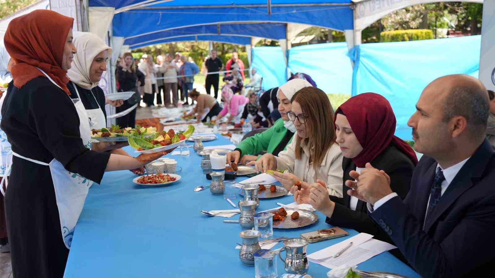 Gaziantep&rsquo;te Hıdırellez "Yağlı K&ouml;fte" yarışmasıyla kutlandı
