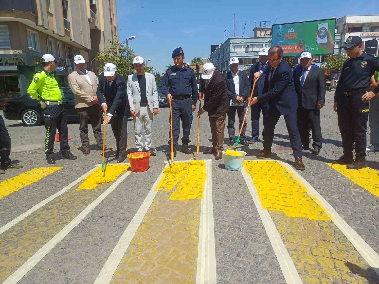 Manisa&rsquo;da &ouml;ğrenciler alkol g&ouml;zl&uuml;ğ&uuml; takıp penaltı kullandı
