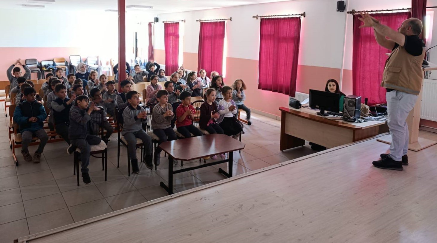 Bayburt’ta öğrenciler güvenilir gıda konusunda bilgilendirilmeye devam ediyor
