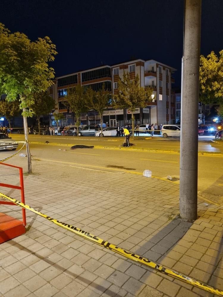 Sakarya&rsquo;da iki kadını hayattan koparan otomobil s&uuml;r&uuml;c&uuml;s&uuml; tutuklandı

