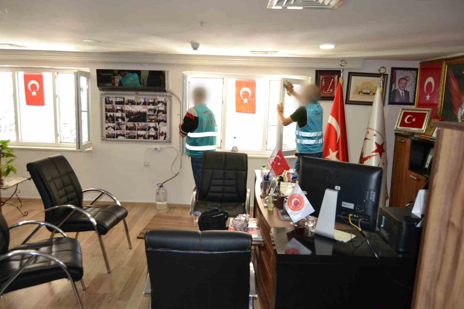 H&uuml;k&uuml;ml&uuml;lerden Şehit Aileleri Vakfı&rsquo;nda temizlik desteği
