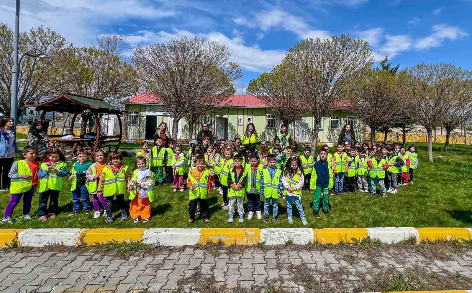 Van B&uuml;y&uuml;kşehir Belediyesinden &ouml;ğrencilere trafik eğitimi

