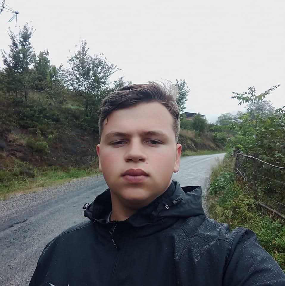 Ehliyetini yeni alan gen&ccedil;, aracıyla baraj g&ouml;l&uuml;ne u&ccedil;arak hayatını kaybetti
