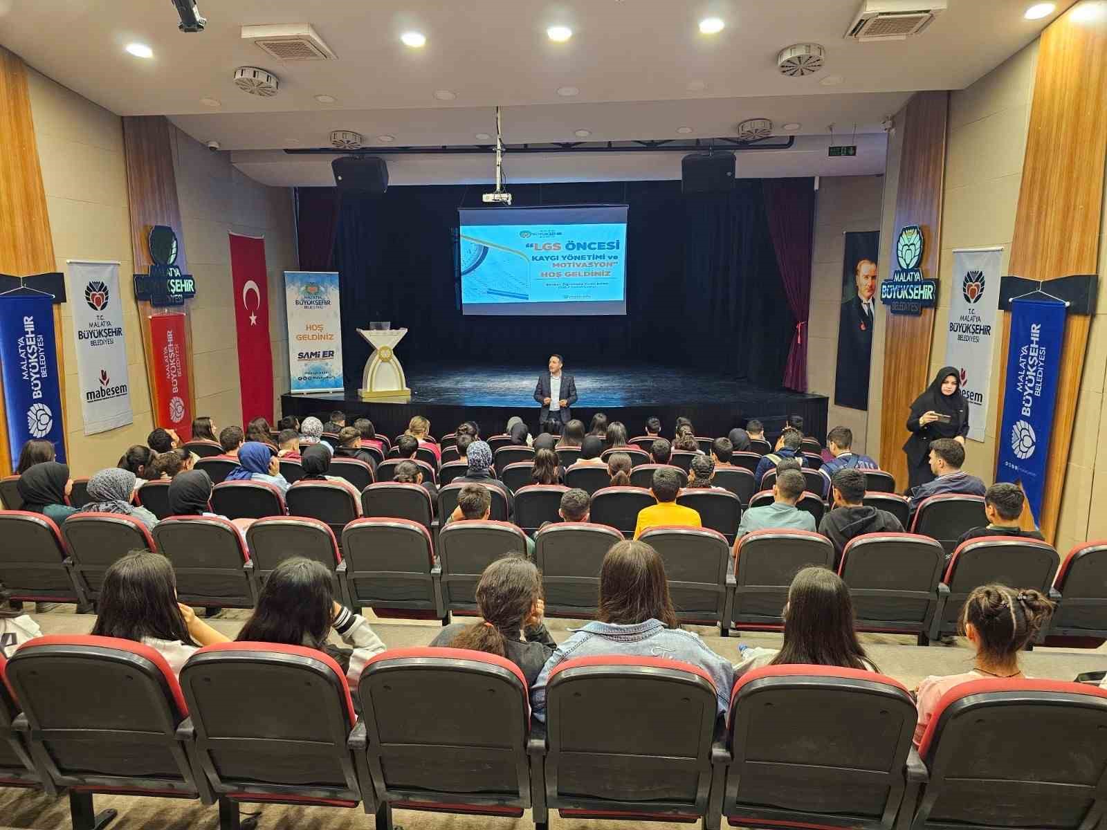 Malatya&rsquo;da &ouml;ğrencilere kaygı ve motivasyon semineri
