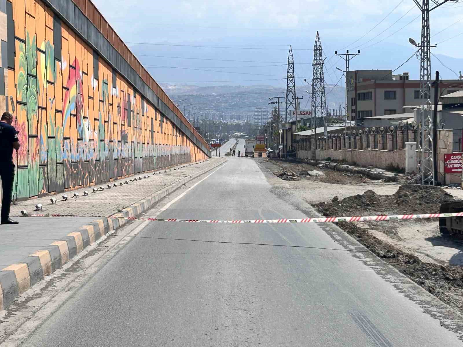 Patlamayla yaşanan doğalgaz ka&ccedil;ağını hi&ccedil;e sayarak sigara i&ccedil;en vatandaşlara polisten anonslu uyarı
