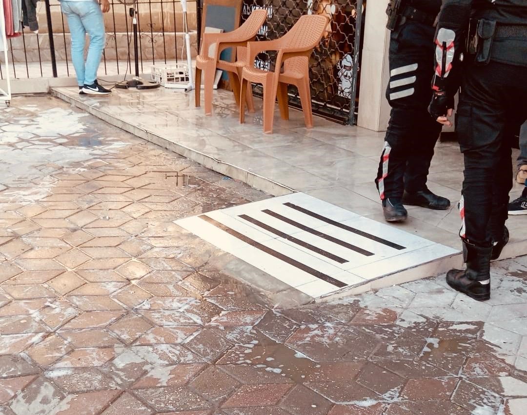 Tartıştığı arkadaşını bıçakla yaraladı