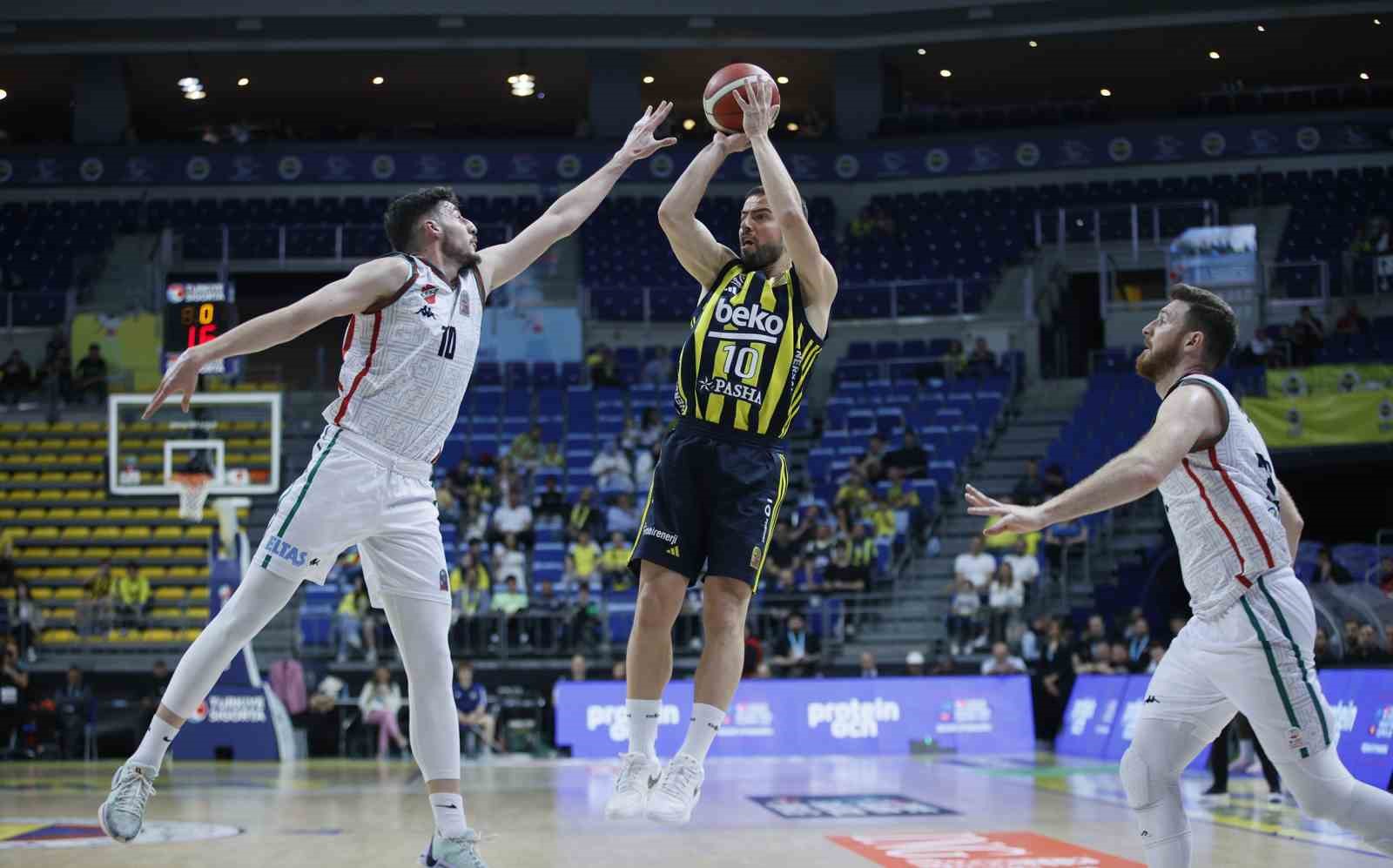 Fenerbahçe Beko, sezonun bitimine 2 hafta kala liderliği garantiledi