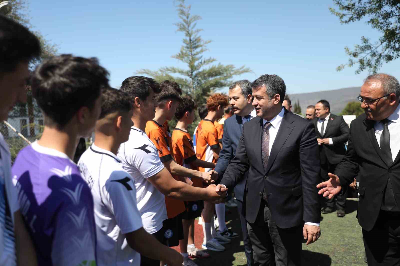 Köprülüler Anadolu Lisesi’nde bahar şenliği