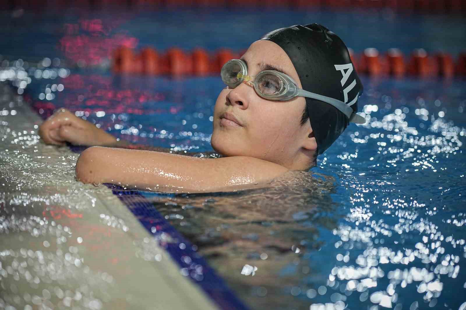 Bacakları ve sol kolu yok ama milli takım yolunda azimle çalışıyor