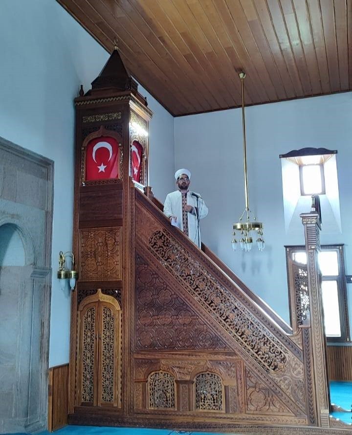 Hocalar "Etkili Hutbe Sunumu" i&ccedil;in yarıştı
