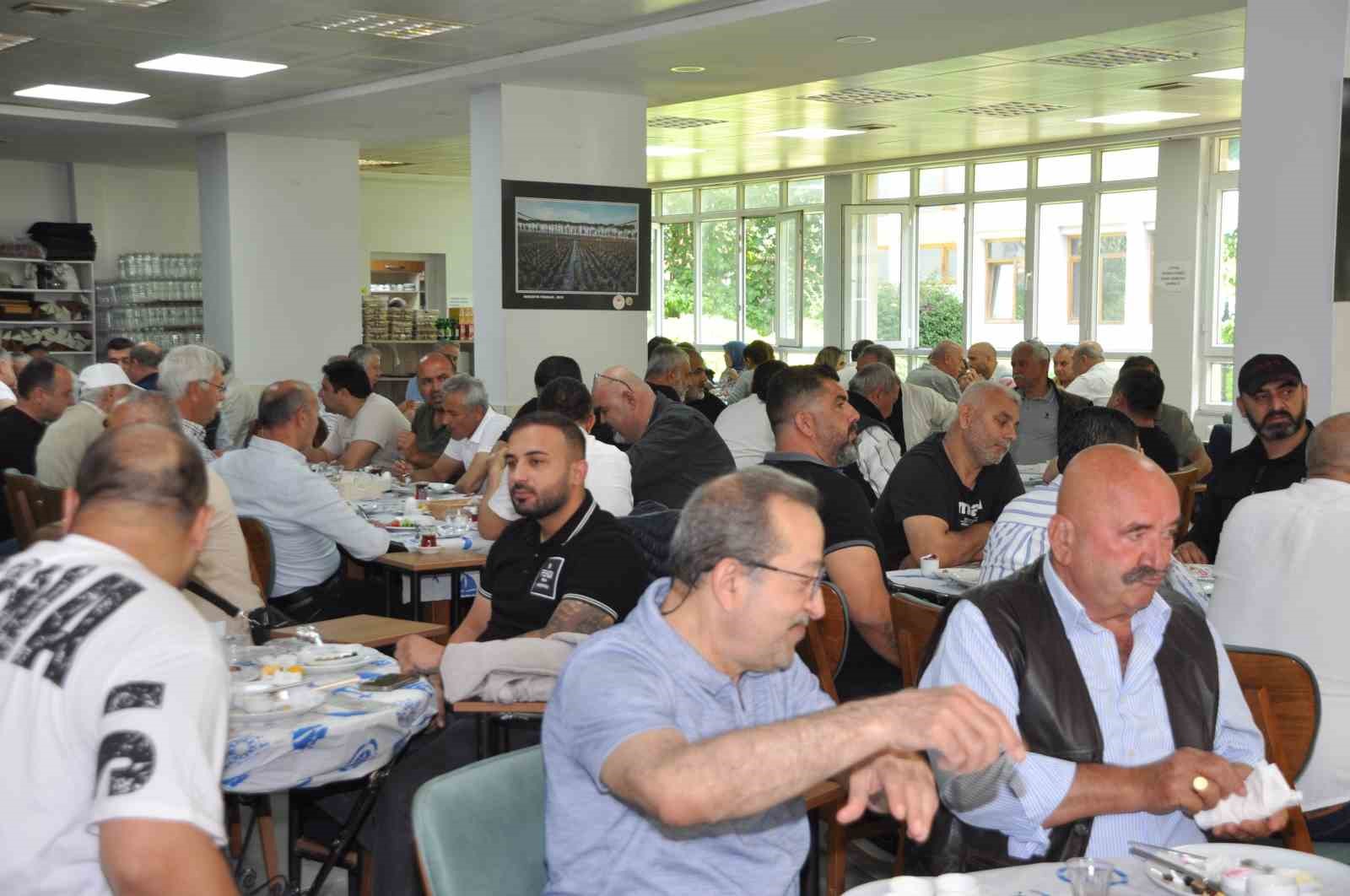 Başkan Özkan, taksici esnafıyla istişare toplantısında buluştu
