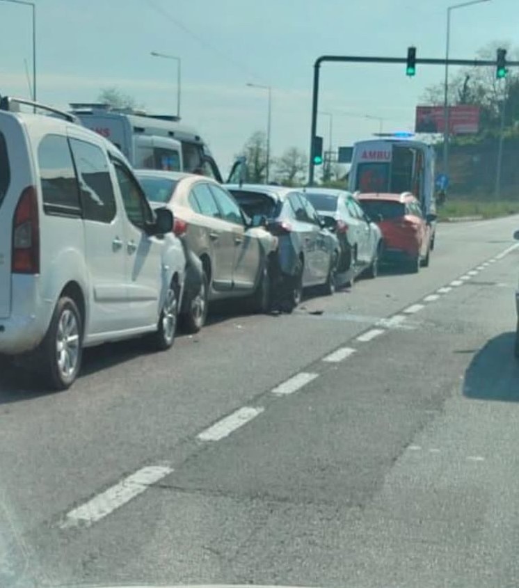 Giresun'da ardışık trafik kazası: 2 kişi yaralı - İHA