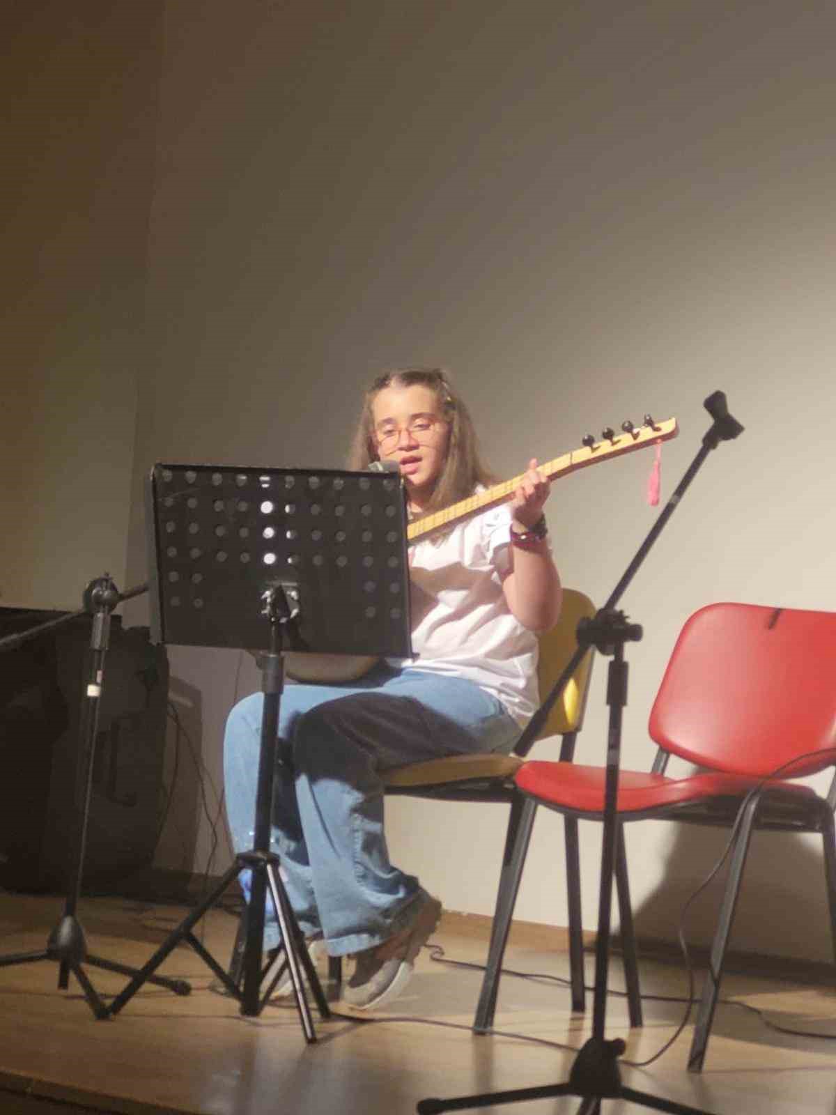 Mesir Ortaokulu &ouml;ğrencilerinden unutulmaz m&uuml;zik ş&ouml;leni
