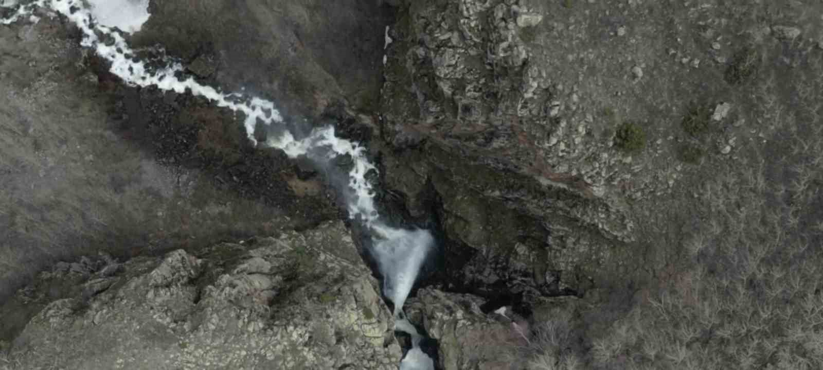 Sarı Gelin Şelalesi g&ouml;renleri hayran bırakıyor
