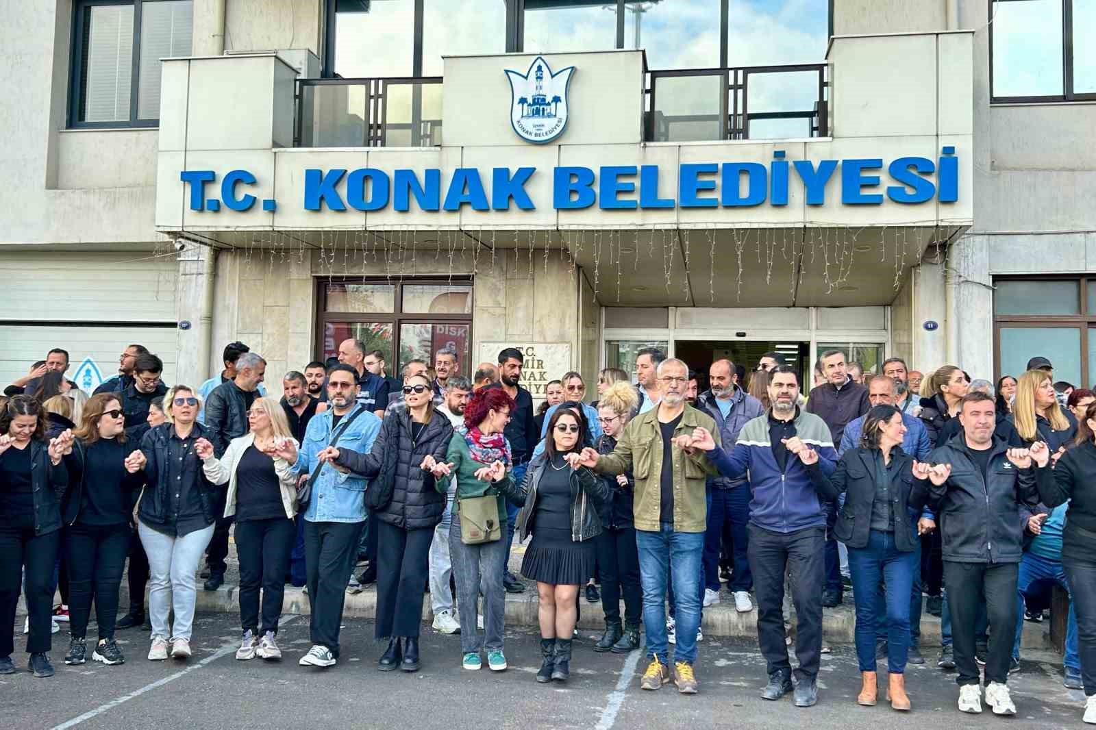 İşçileri greve giden CHP’li Konak Belediyesi: "Hizmet veremeyeceğiz, sokağa çöp bırakmayın"
